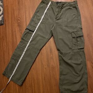 Aeropostale Women's Olive Cargo Pants